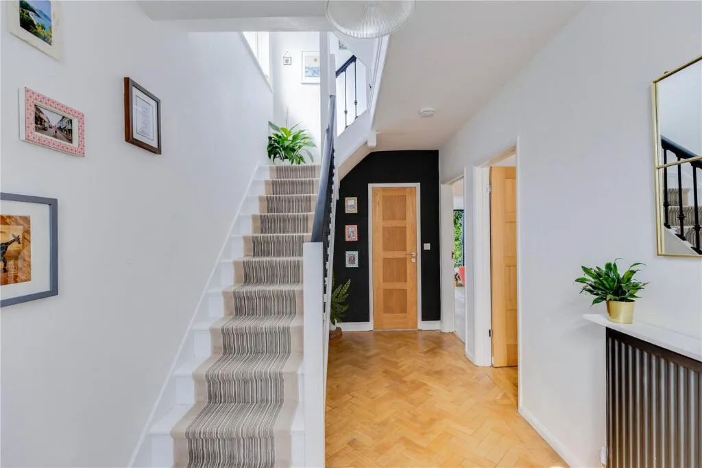 4 bedroom semi-detached house for rent