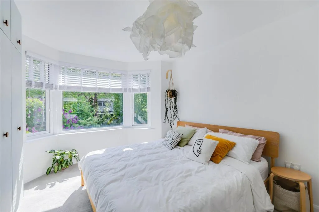 4 bedroom semi-detached house for rent