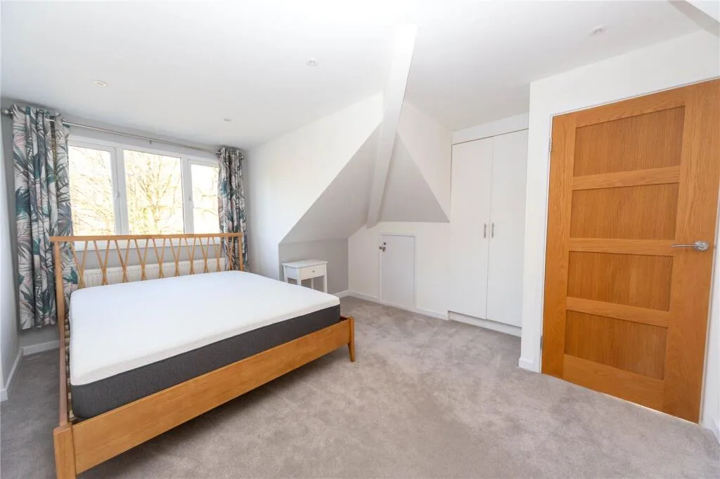 4 bedroom semi-detached house for rent
