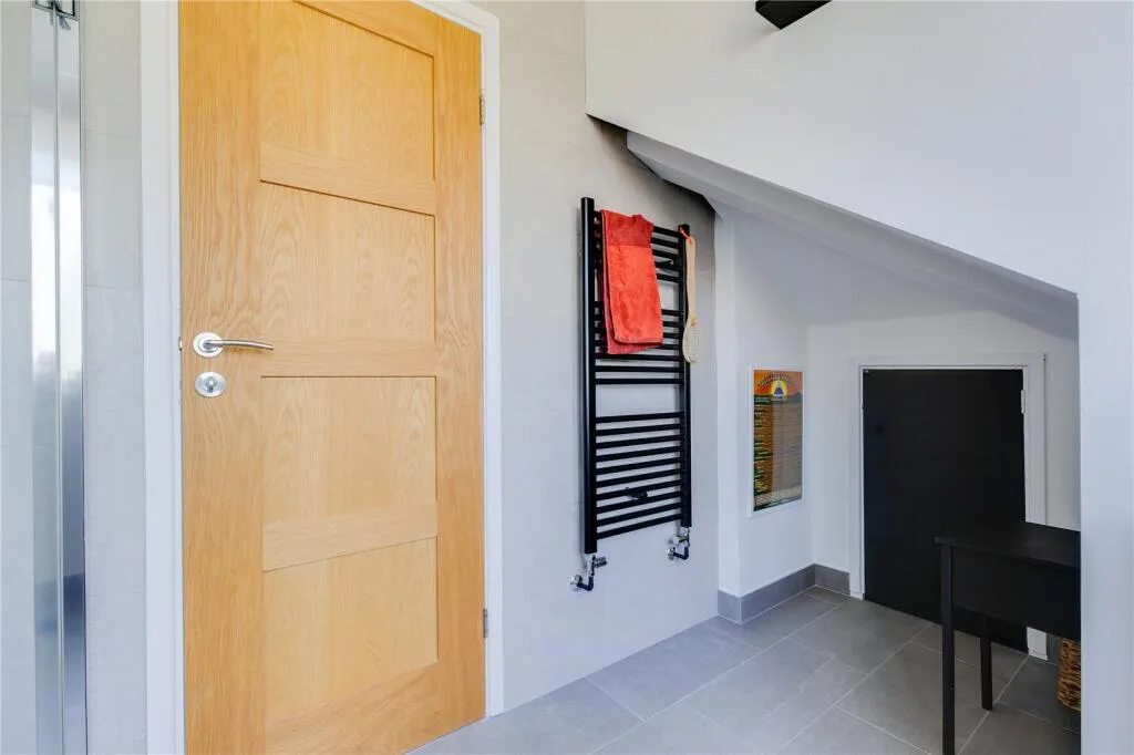 4 bedroom semi-detached house for rent