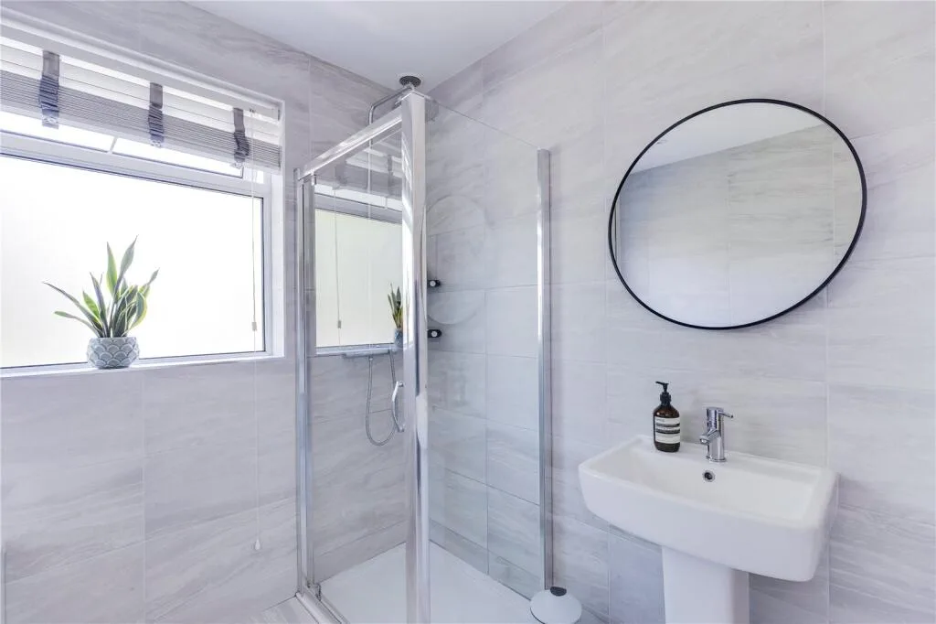 4 bedroom semi-detached house for rent