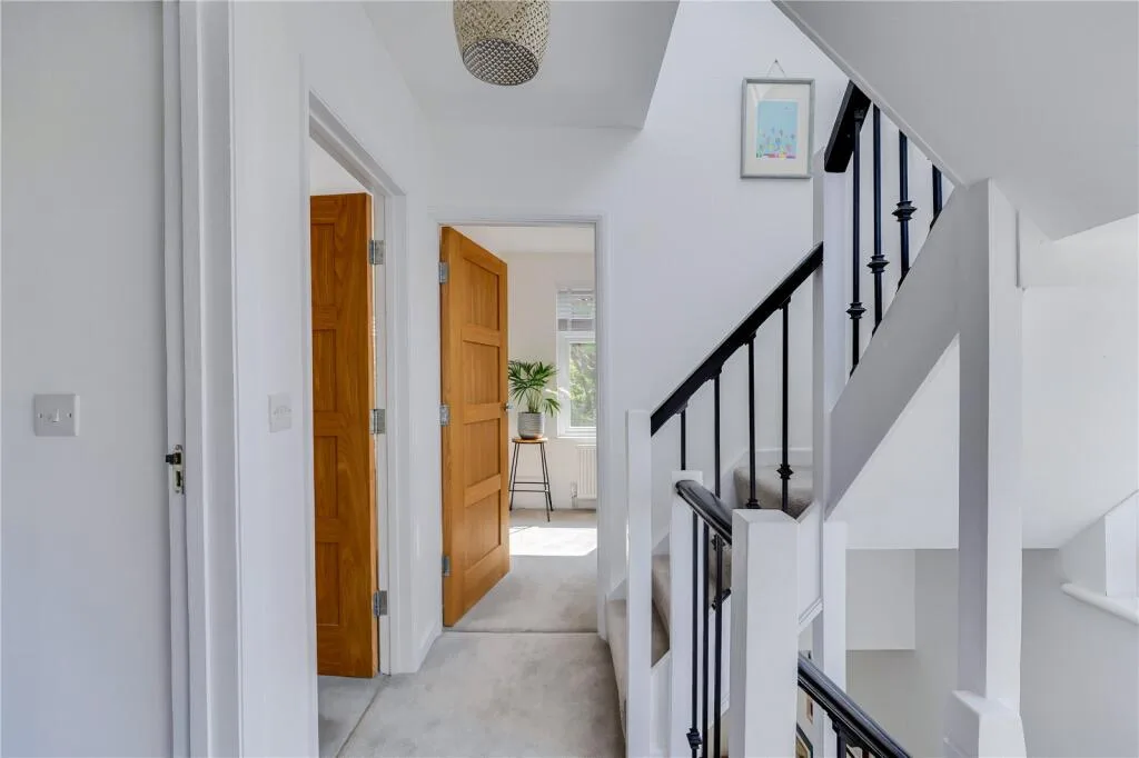 4 bedroom semi-detached house for rent