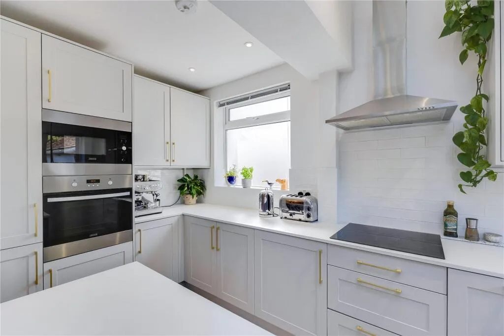 4 bedroom semi-detached house for rent