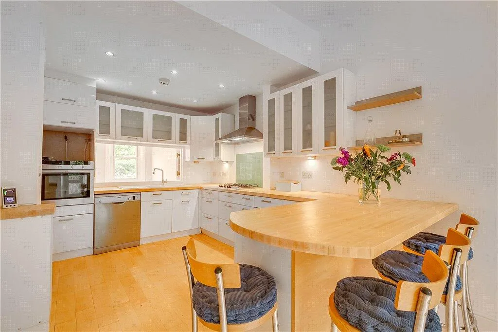 4 bedroom apartment for rent