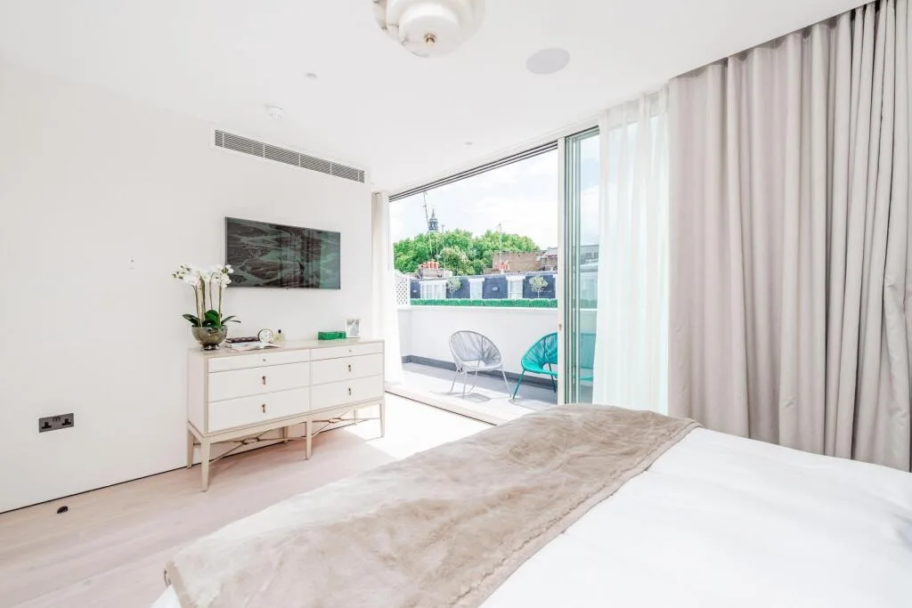 3 bedroom mews property for rent