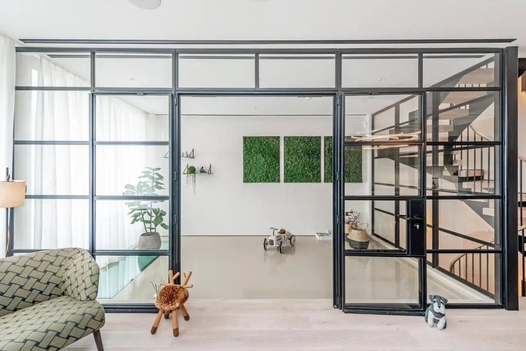 3 bedroom mews property for rent