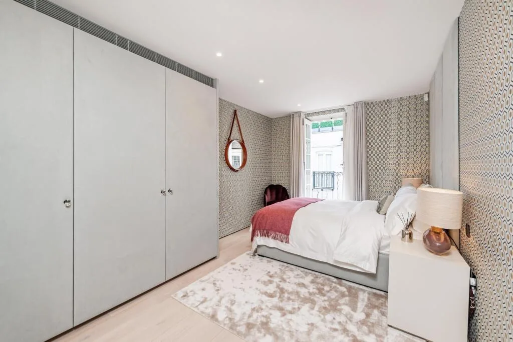 3 bedroom mews property for rent