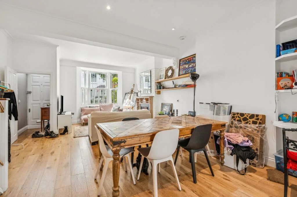 4 bedroom terraced house for rent
