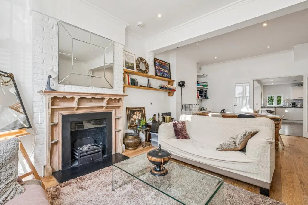 4 bedroom terraced house for rent