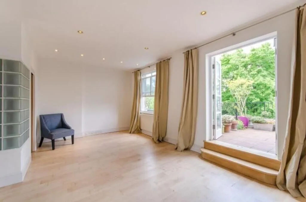 4 bedroom flat for rent