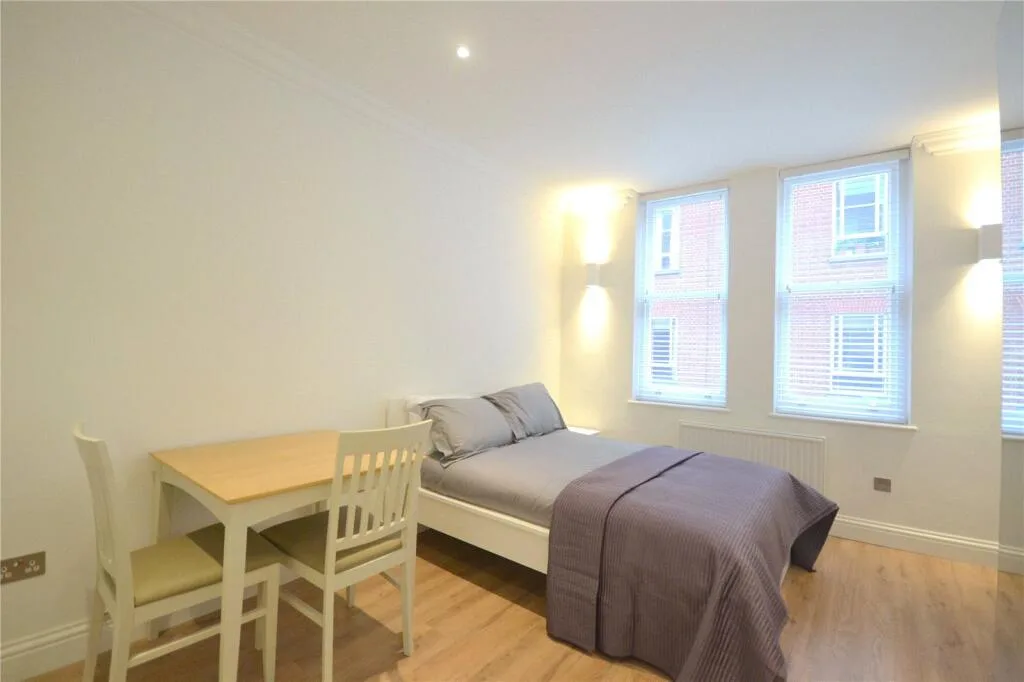 Studio flat for rent