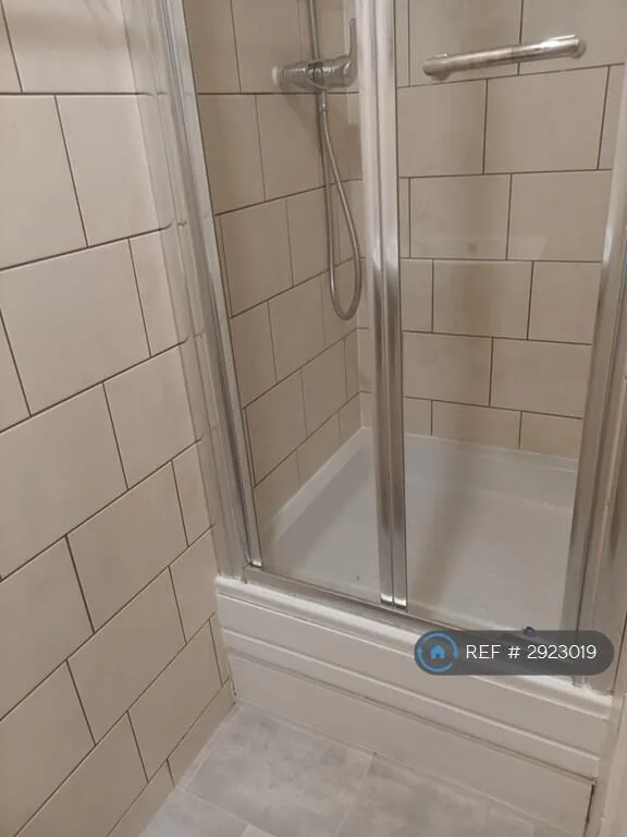 4 bedroom maisonette for rent