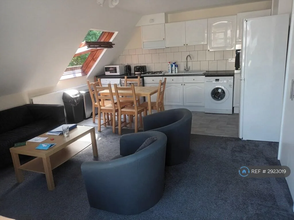 4 bedroom maisonette for rent