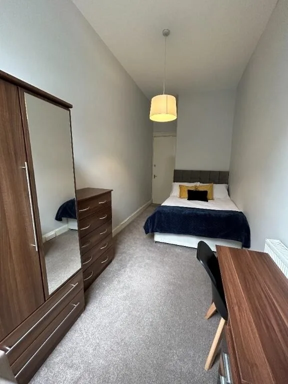 5 bedroom flat for rent