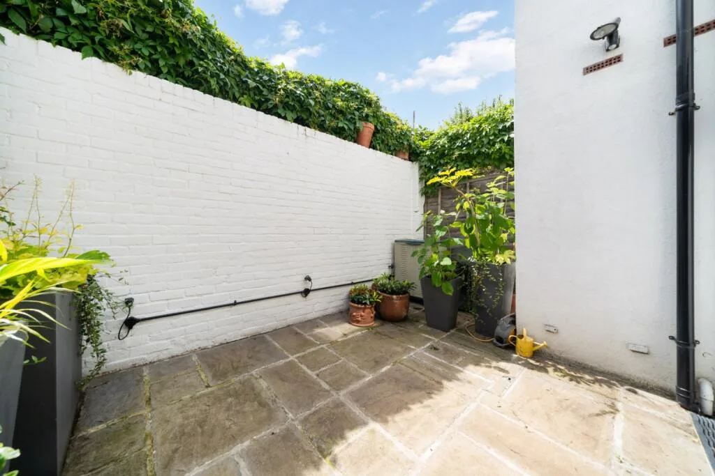 4 bedroom terraced house for rent