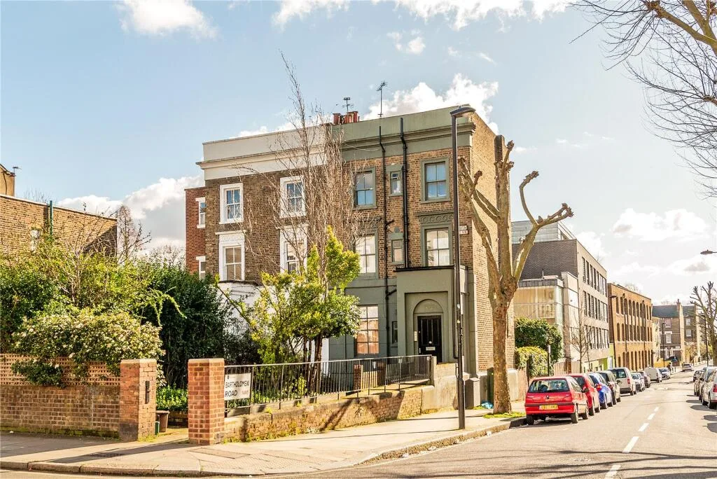 1 bedroom end of terrace house for rent