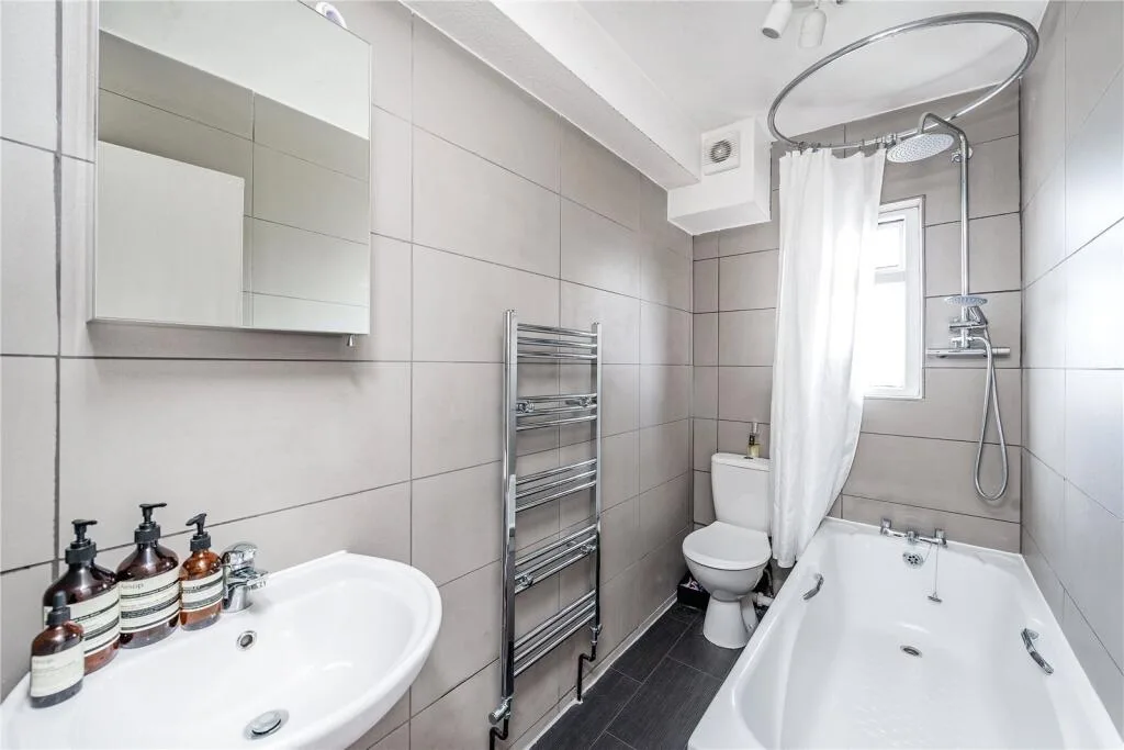 1 bedroom end of terrace house for rent