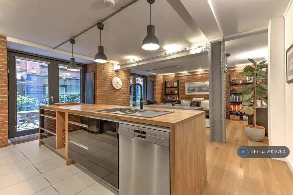 3 bedroom maisonette for rent