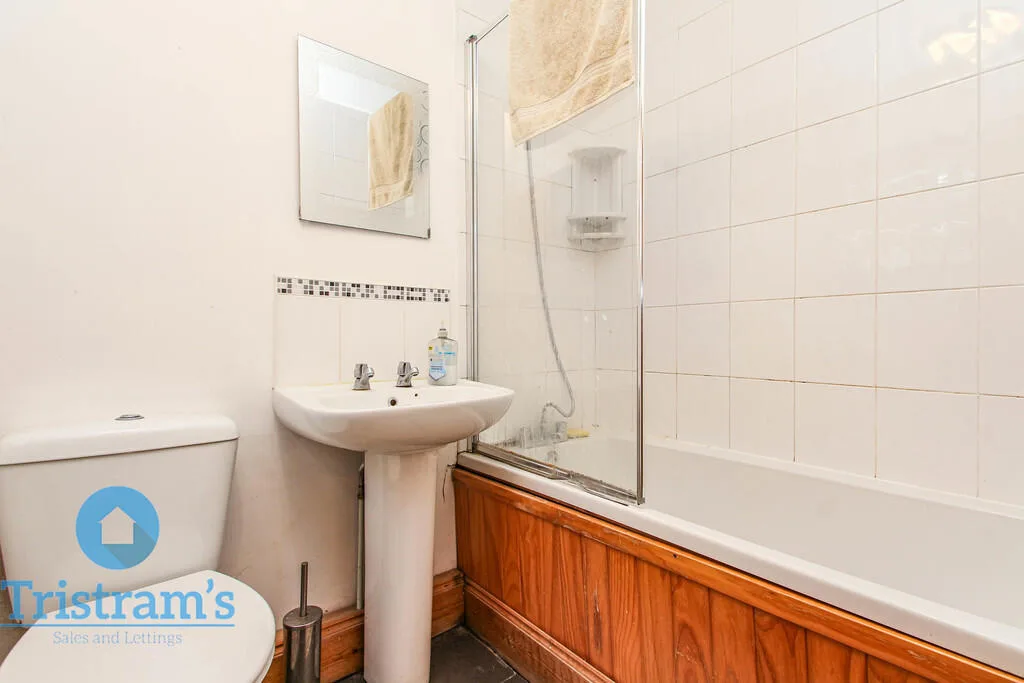 1 bedroom house share for rent