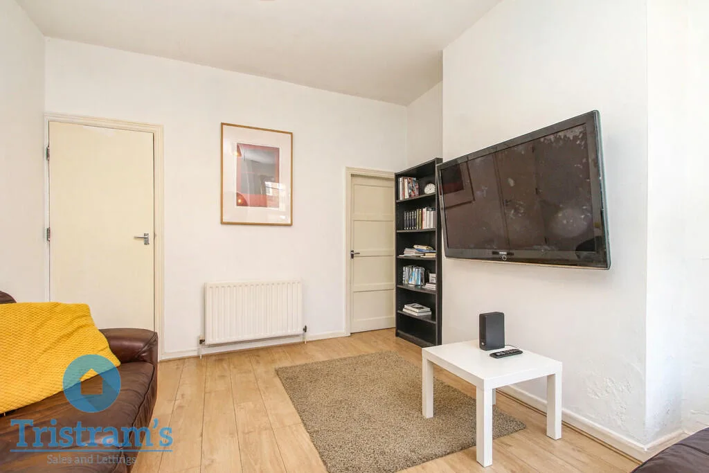 1 bedroom house share for rent
