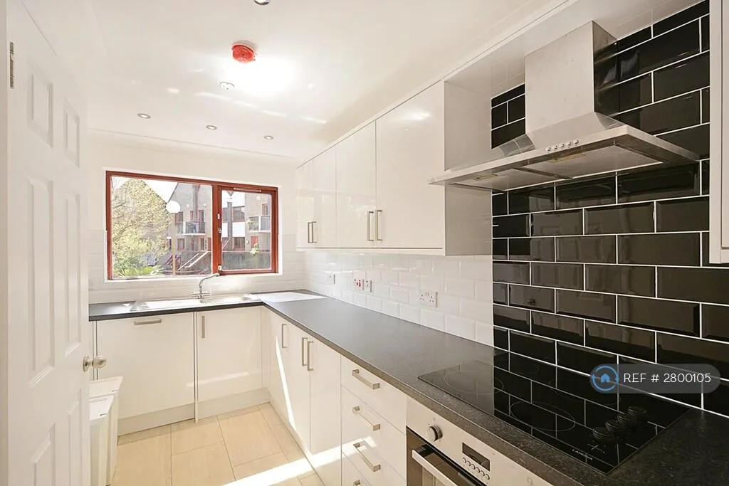 4 bedroom flat for rent