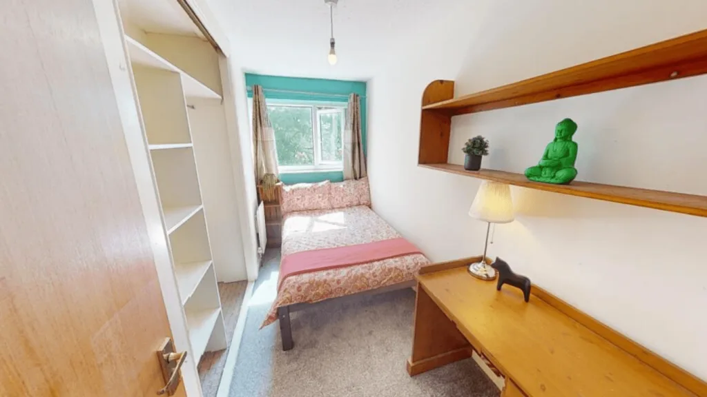 3 bedroom semi-detached house for rent