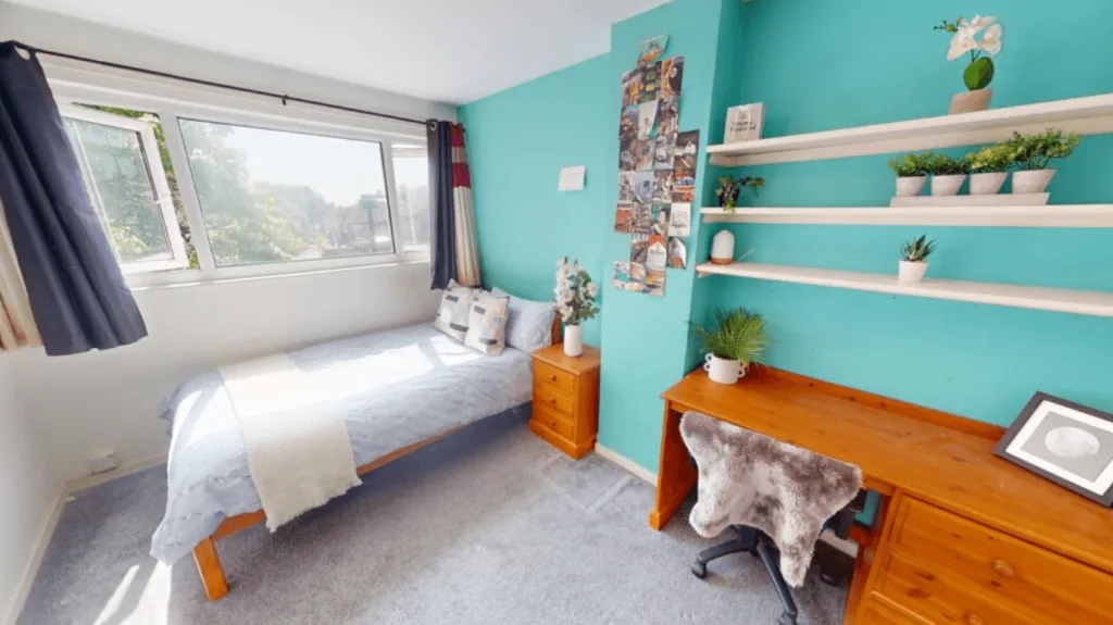 3 bedroom semi-detached house for rent
