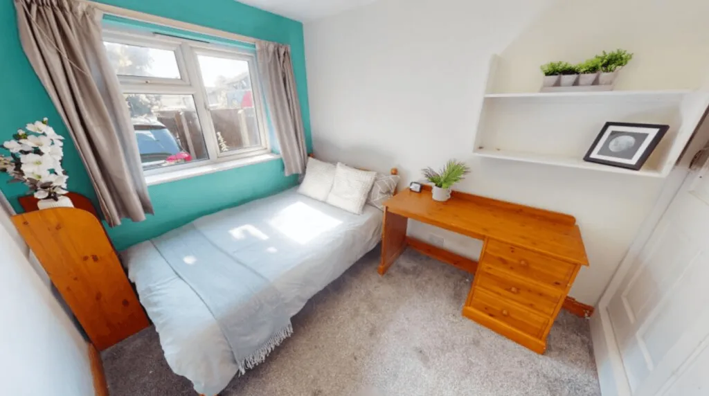 3 bedroom semi-detached house for rent