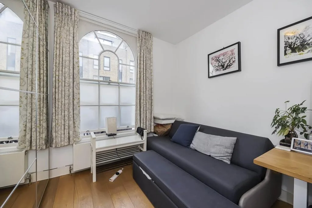 2 bedroom maisonette for rent