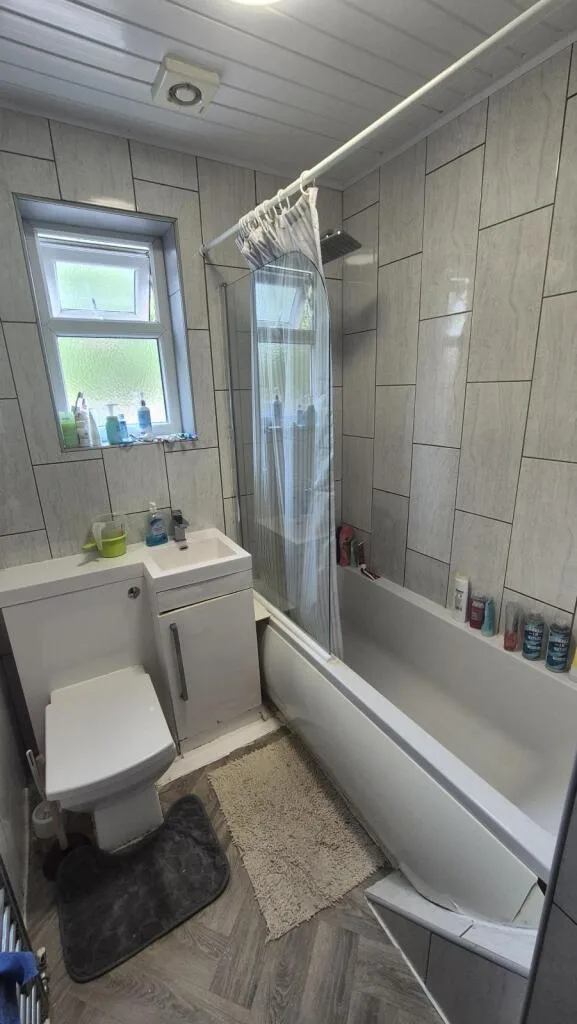 4 bedroom end of terrace house for rent