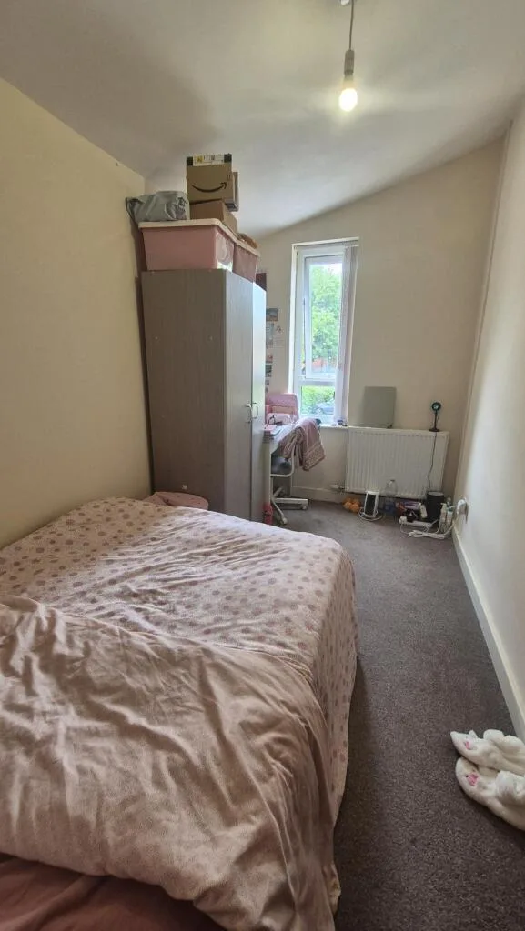 4 bedroom end of terrace house for rent