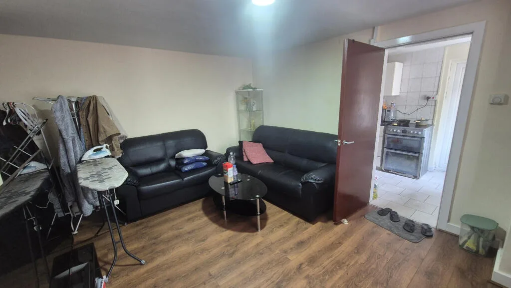 4 bedroom end of terrace house for rent