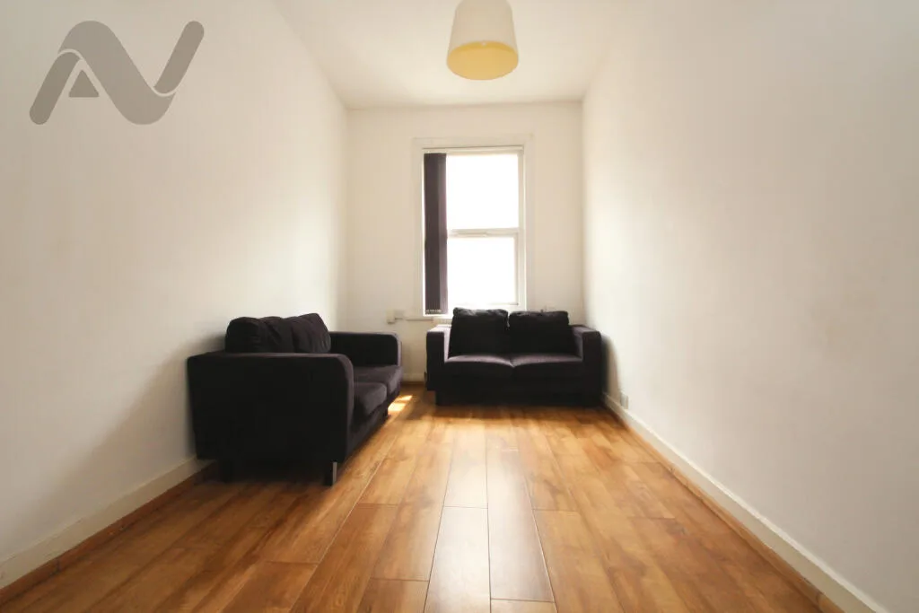 3 bedroom maisonette for rent