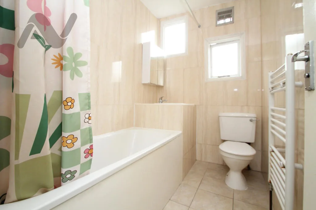 3 bedroom maisonette for rent