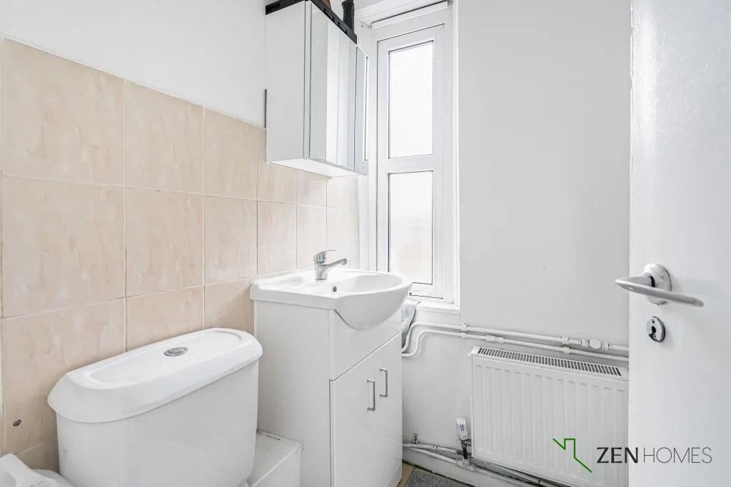2 bedroom maisonette for rent
