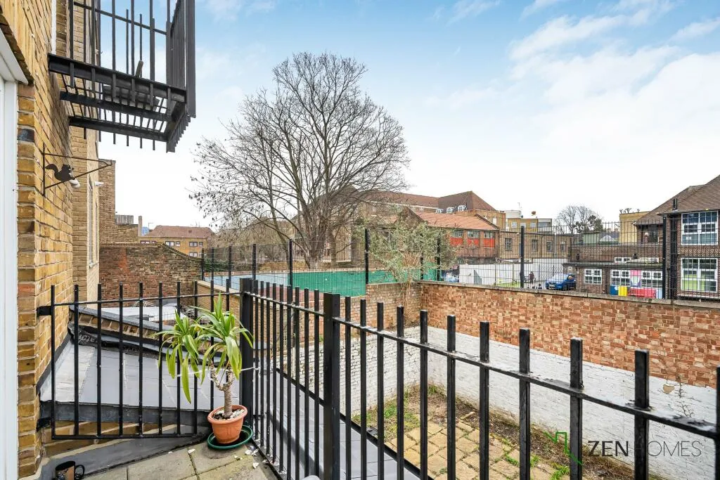 2 bedroom maisonette for rent