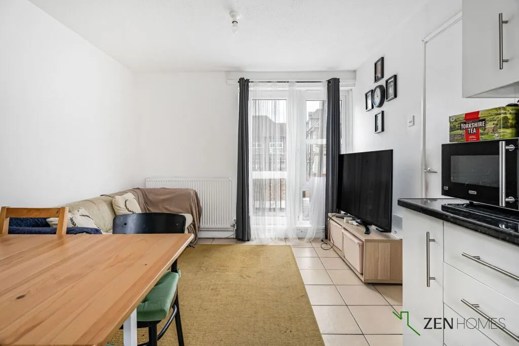 2 bedroom maisonette for rent