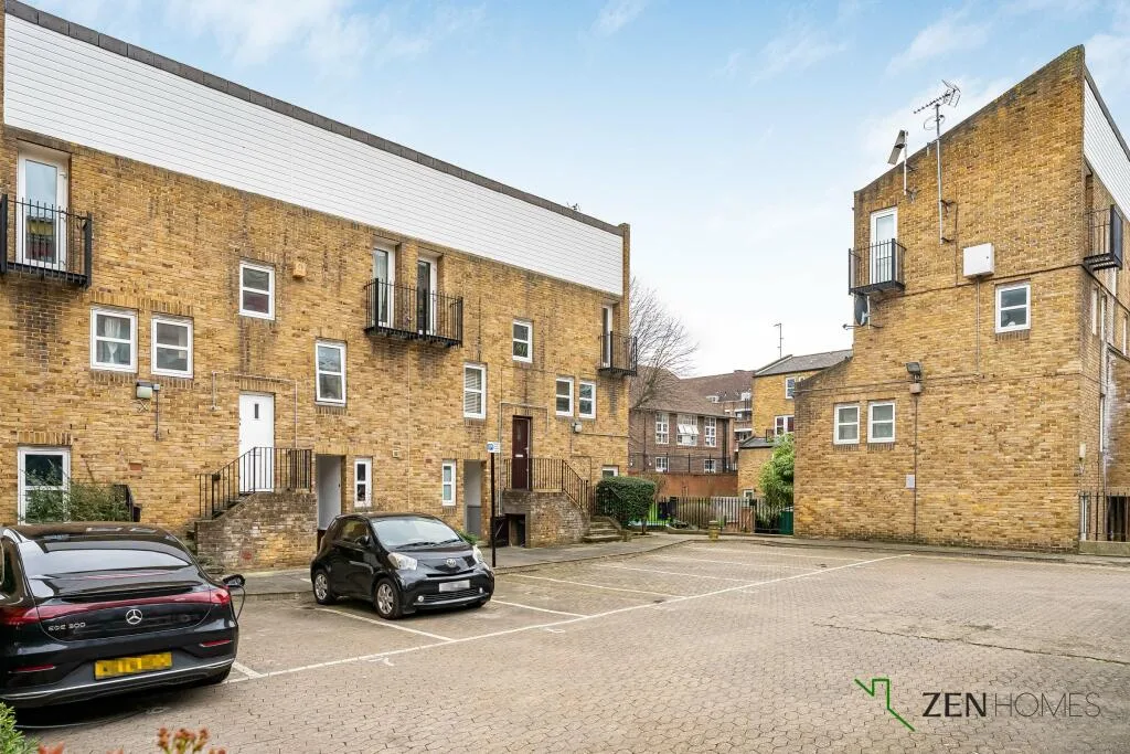 2 bedroom maisonette for rent