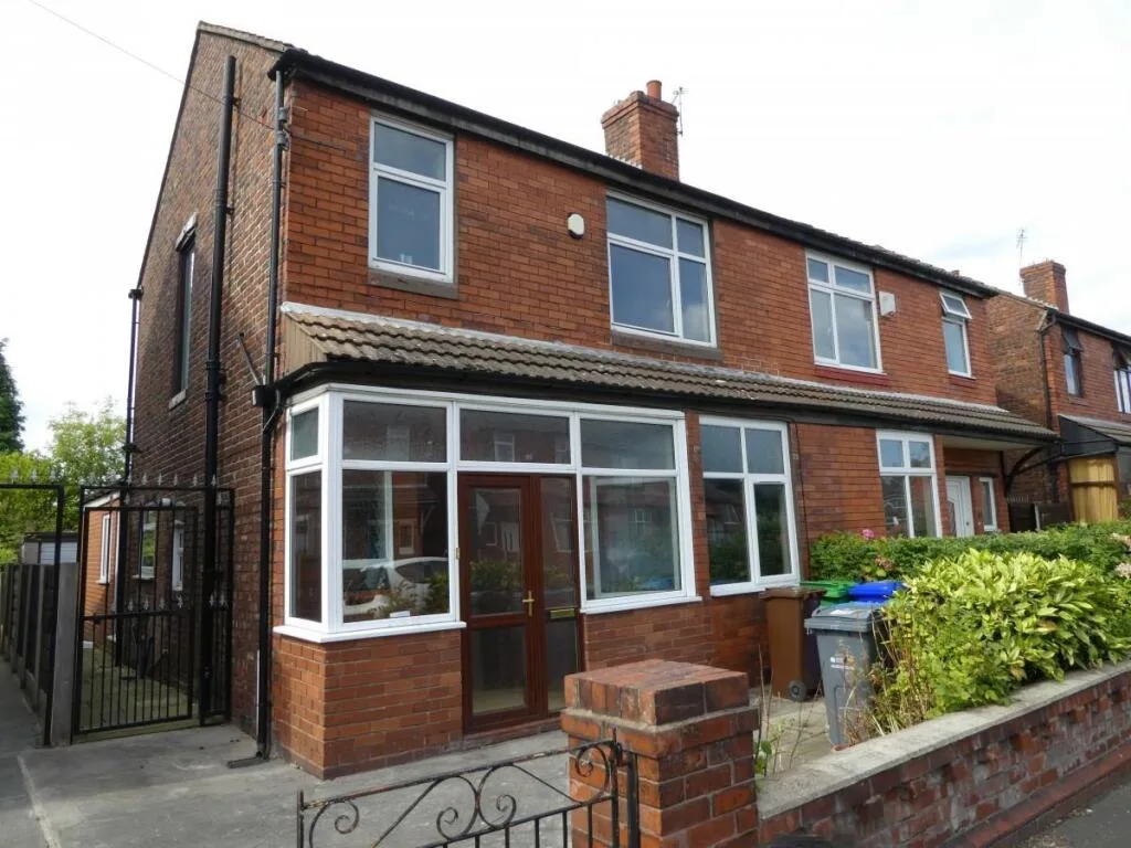 5 bedroom semi-detached house for rent