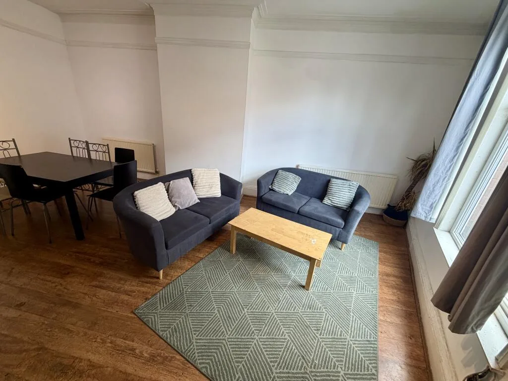 5 bedroom apartment for rent