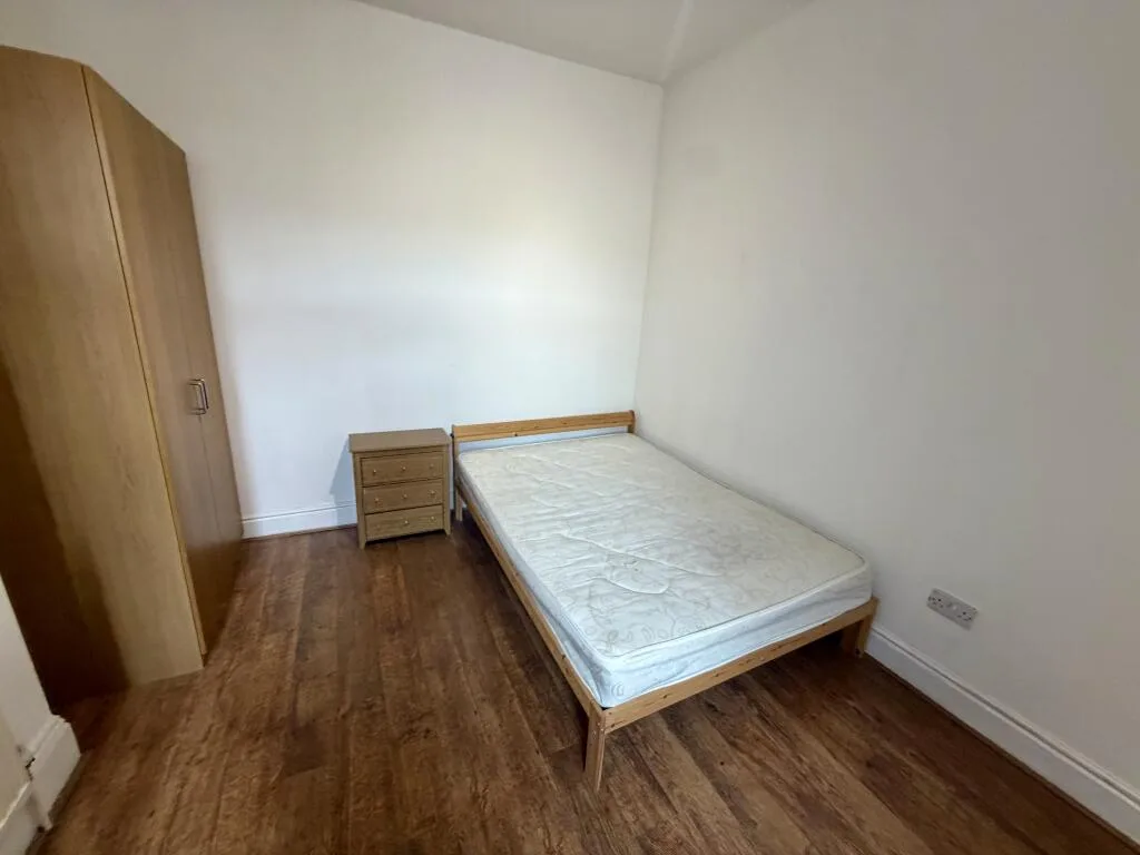 5 bedroom apartment for rent