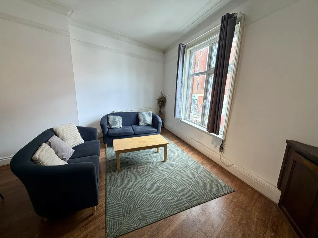 5 bedroom apartment for rent
