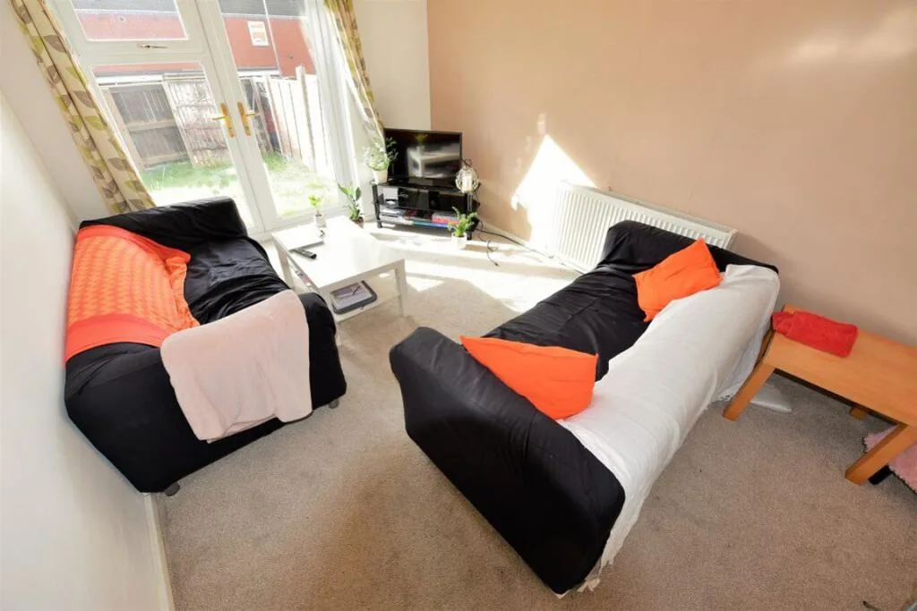 2 bedroom house for rent