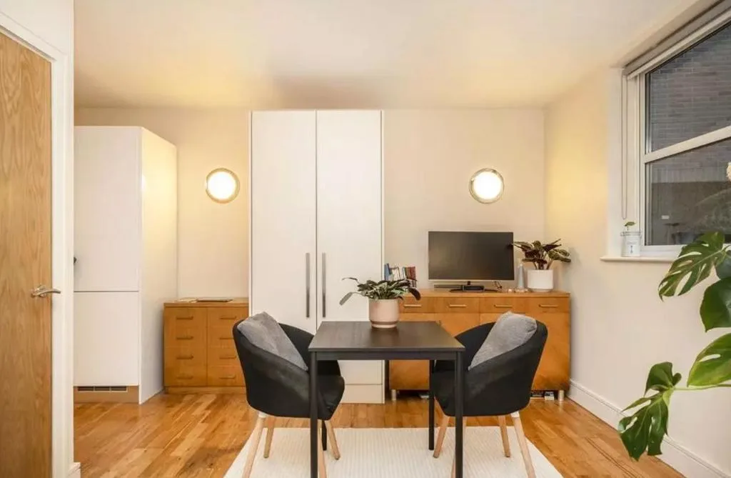 Studio flat for rent