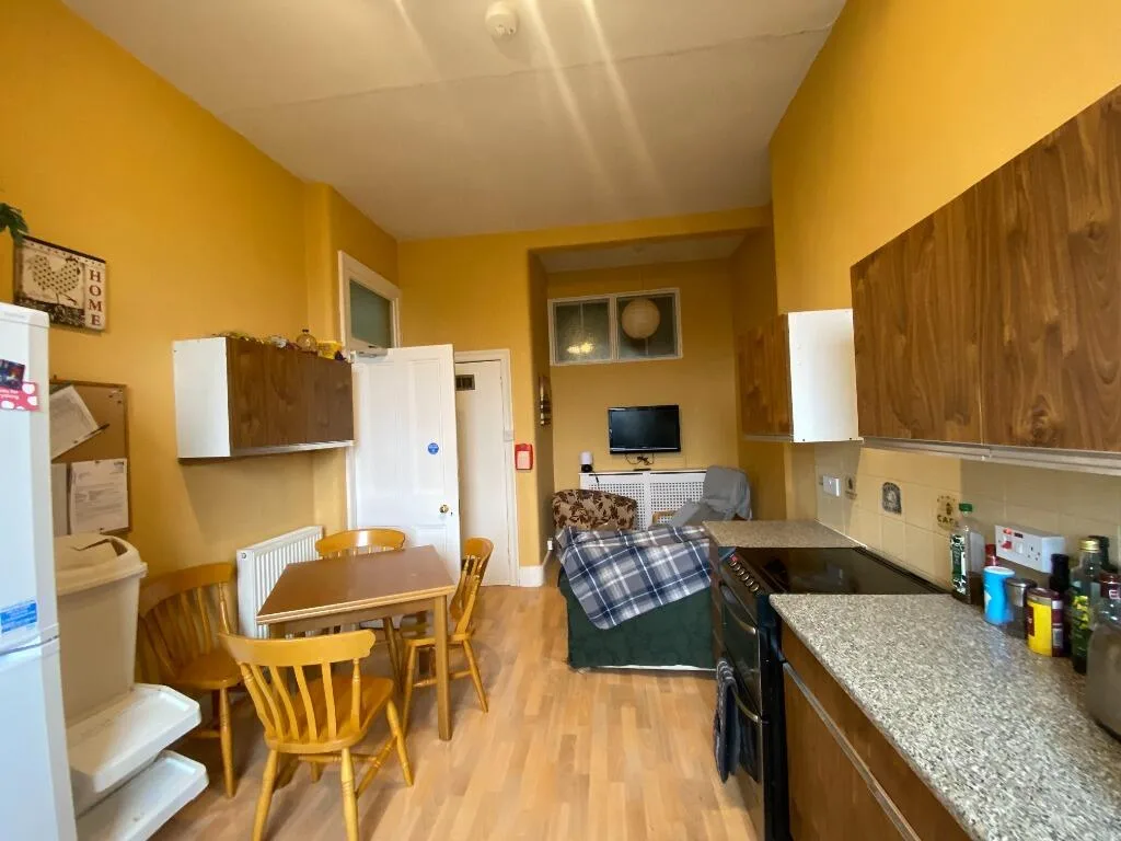 3 bedroom flat for rent
