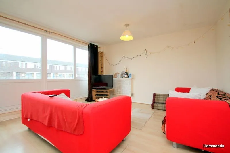 3 bedroom flat for rent