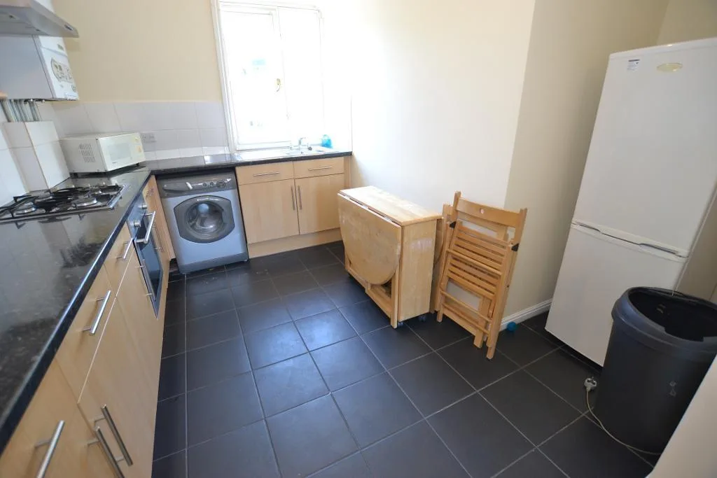 2 bedroom maisonette for rent