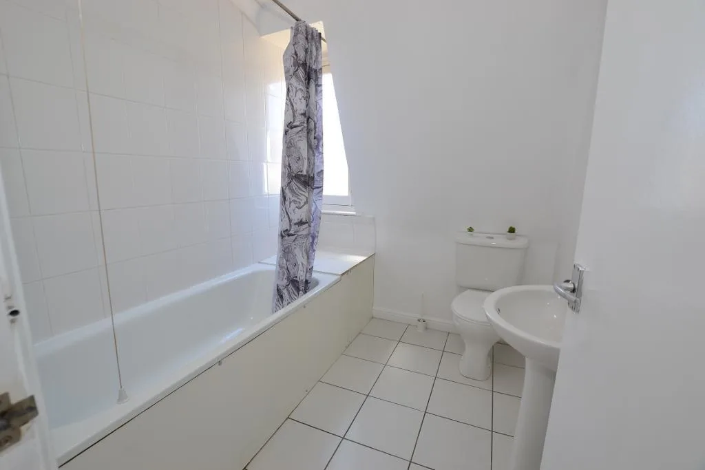 2 bedroom maisonette for rent