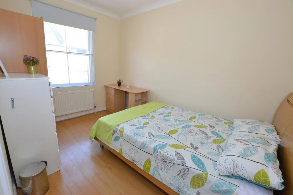 2 bedroom maisonette for rent