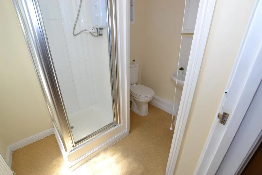 2 bedroom maisonette for rent